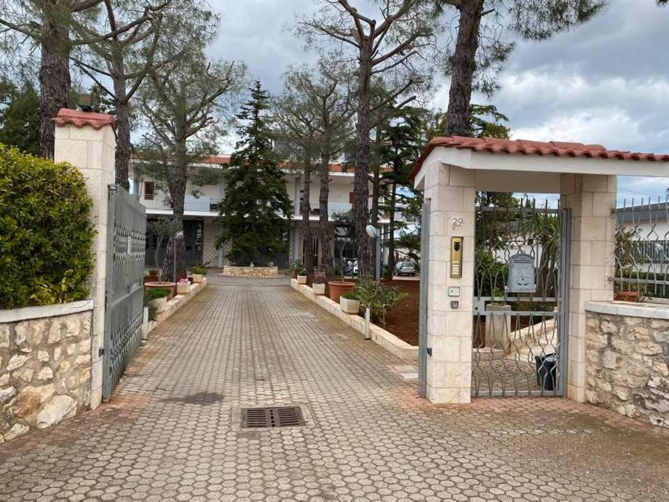 Hostal L'Isola Di Francesca Conversano Exterior foto